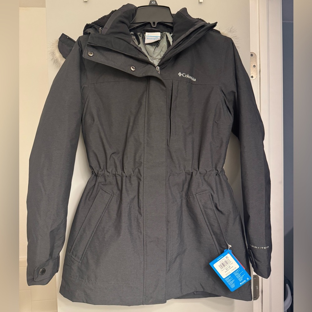 NWTs Columbia Women's Beverly Mountain Jacket 2 in 1 with Hood